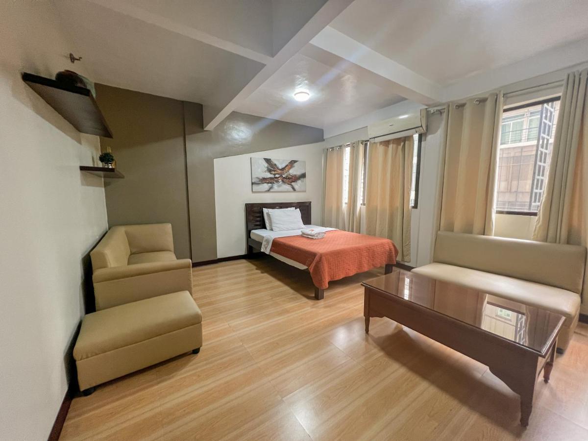Stone House Hotel Manila Exterior photo
